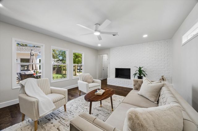 1446 Pirates Cove, Houston, TX 77058