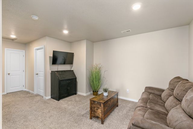831 NE Bowman Drive, Waukee, IA 50263