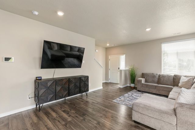 831 NE Bowman Drive, Waukee, IA 50263