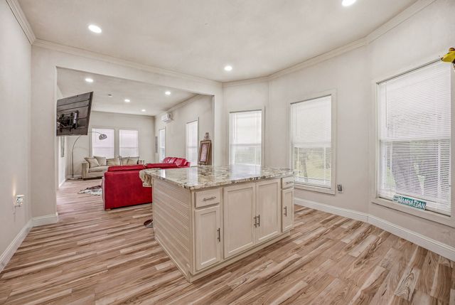 314 N Harding Street, Fort Worth, TX 76102