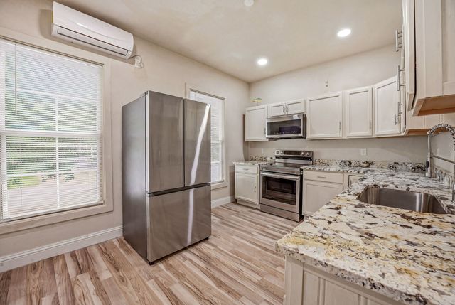 314 N Harding Street, Fort Worth, TX 76102