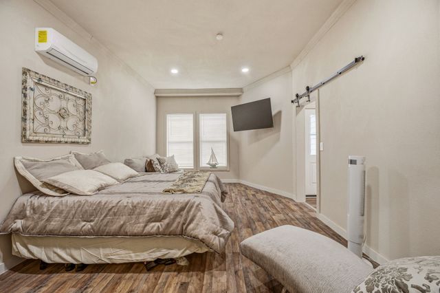 314 N Harding Street, Fort Worth, TX 76102