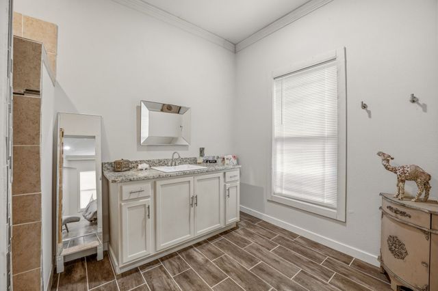314 N Harding Street, Fort Worth, TX 76102
