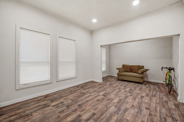 314 N Harding Street, Fort Worth, TX 76102