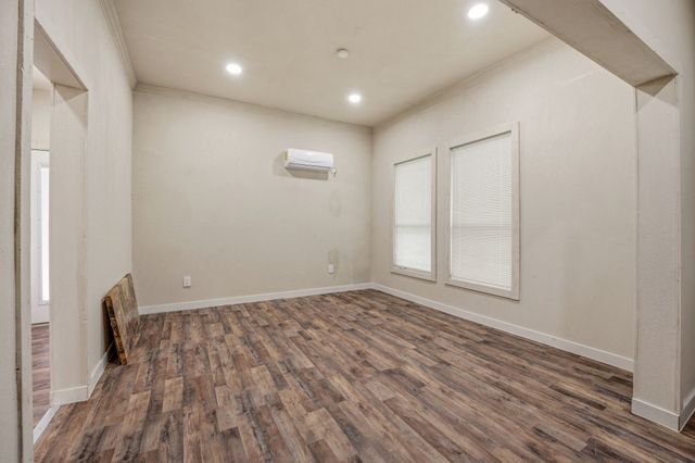 314 N Harding Street, Fort Worth, TX 76102