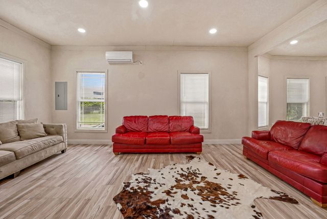 314 N Harding Street, Fort Worth, TX 76102