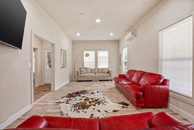 314 N Harding Street, Fort Worth, TX 76102