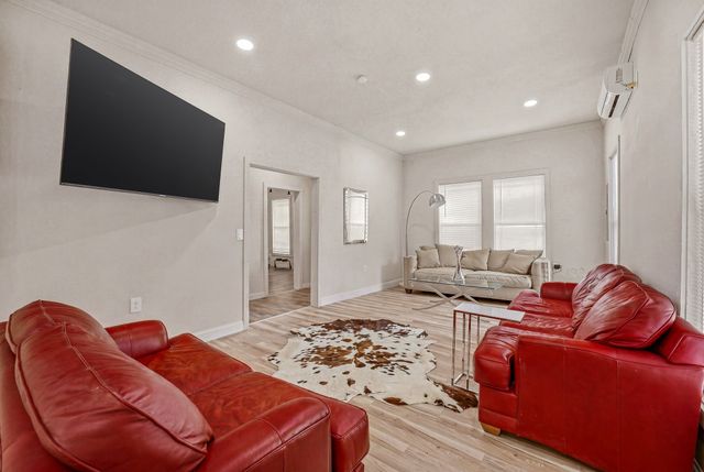 314 N Harding Street, Fort Worth, TX 76102