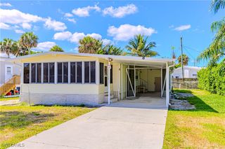 8 Henderson DR, Naples, FL 34114