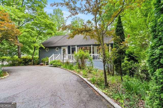 5686 Pine Crest Road, Young Harris, GA 30582