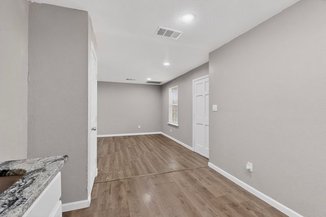 1305-A NW 14th Street, Grand Prairie, TX 75050