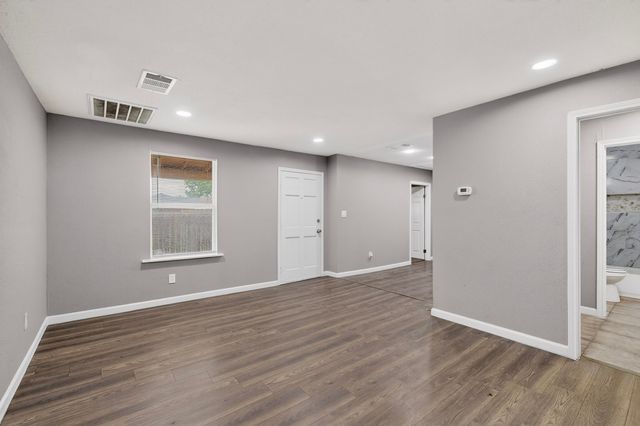 1305-A NW 14th Street, Grand Prairie, TX 75050