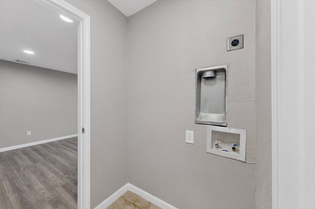 1305-A NW 14th Street, Grand Prairie, TX 75050