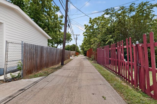 1305-A NW 14th Street, Grand Prairie, TX 75050