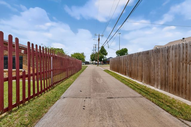 1305-A NW 14th Street, Grand Prairie, TX 75050