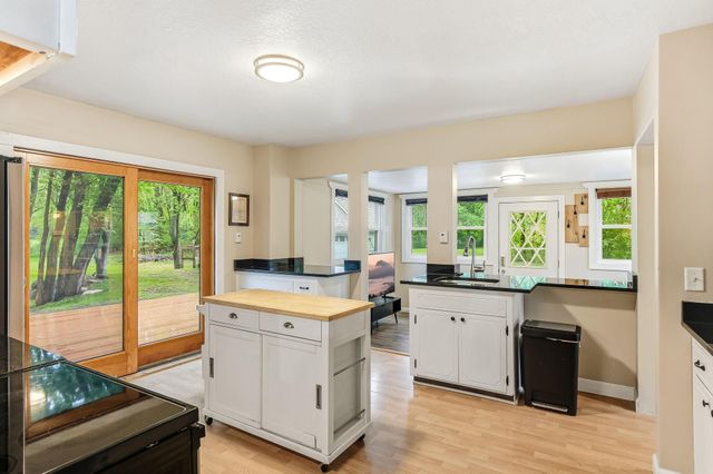 6104 24th Street N, Oakdale, MN 55128
