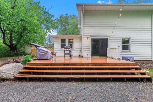 6104 24th Street N, Oakdale, MN 55128