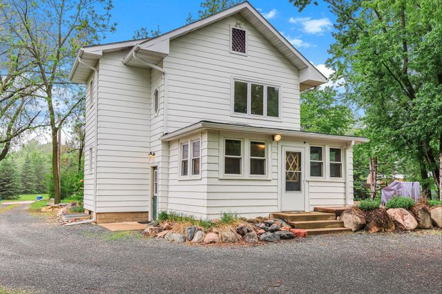 6104 24th Street N, Oakdale, MN 55128
