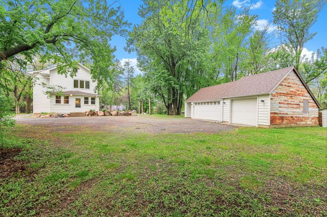 6104 24th Street N, Oakdale, MN 55128