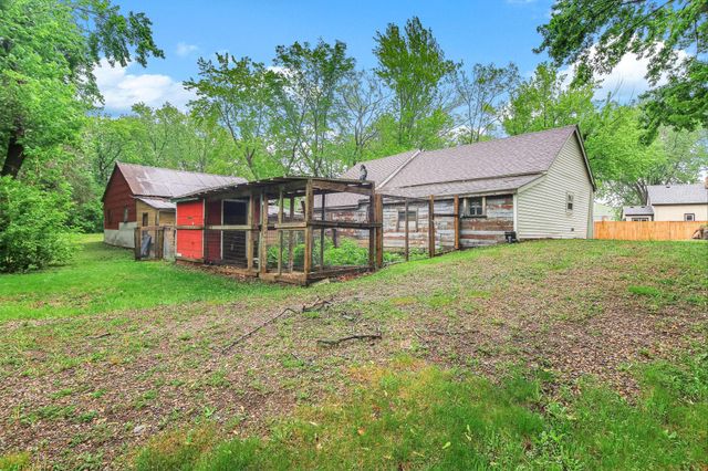 6104 24th Street N, Oakdale, MN 55128