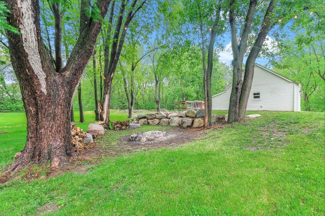 6104 24th Street N, Oakdale, MN 55128
