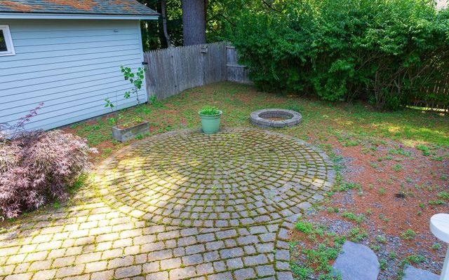 17 Leahy Road, Keene, NH 03431