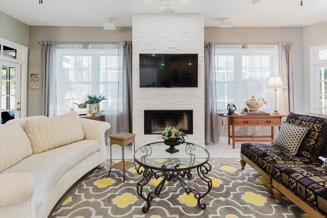 13510 WESTSHIRE DRIVE, Tampa, FL 33618