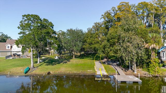 13510 WESTSHIRE DRIVE, Tampa, FL 33618