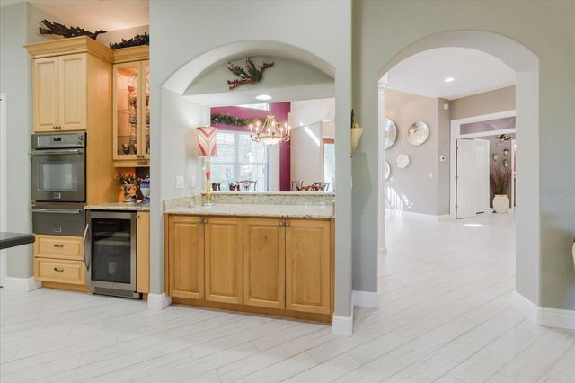 13510 WESTSHIRE DRIVE, Tampa, FL 33618