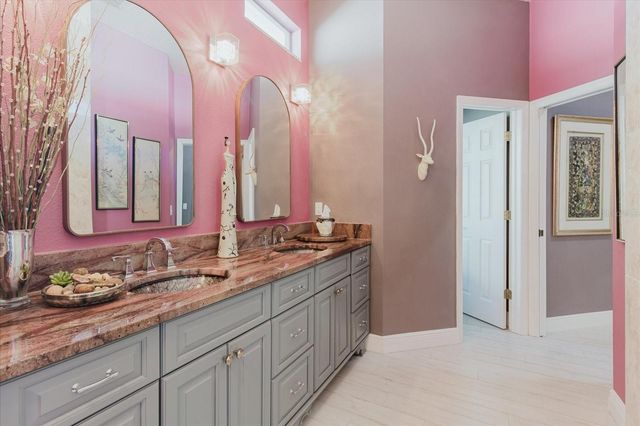 13510 WESTSHIRE DRIVE, Tampa, FL 33618