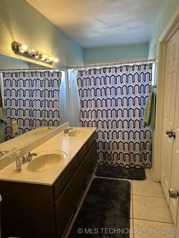 10026 S 93rd Avenue E, Tulsa, OK 74133