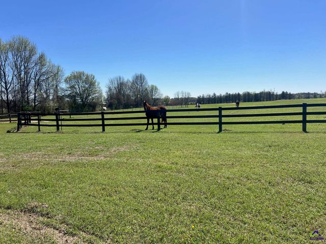 1670 W White Road, Byron, GA 31008