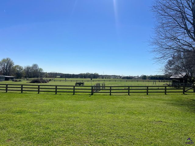 1670 W White Road, Byron, GA 31008