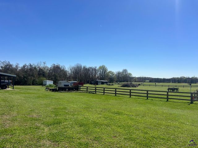 1670 W White Road, Byron, GA 31008