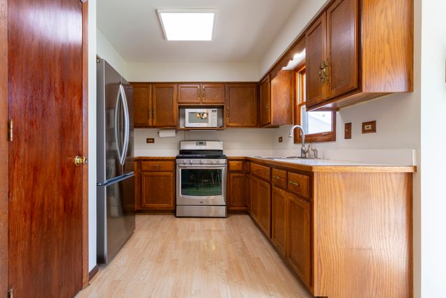 2906 Warren Dorris Drive, Joliet, IL 60435