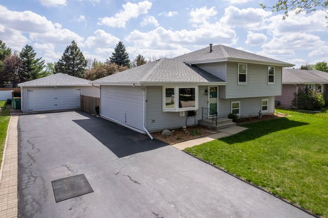 2906 Warren Dorris Drive, Joliet, IL 60435