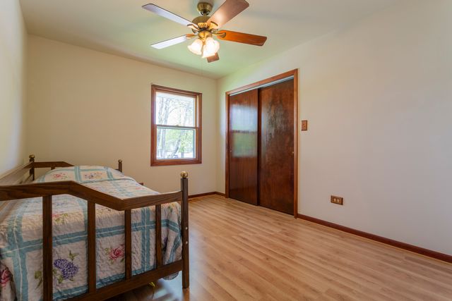 2906 Warren Dorris Drive, Joliet, IL 60435