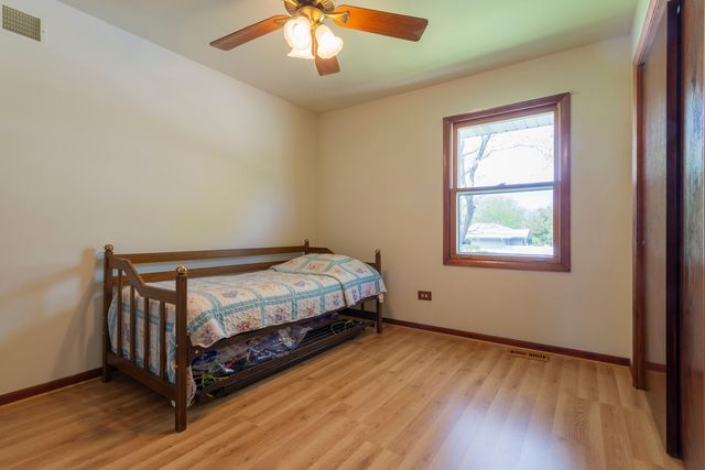 2906 Warren Dorris Drive, Joliet, IL 60435