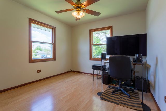 2906 Warren Dorris Drive, Joliet, IL 60435
