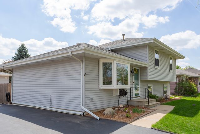 2906 Warren Dorris Drive, Joliet, IL 60435