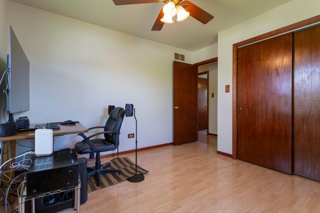 2906 Warren Dorris Drive, Joliet, IL 60435
