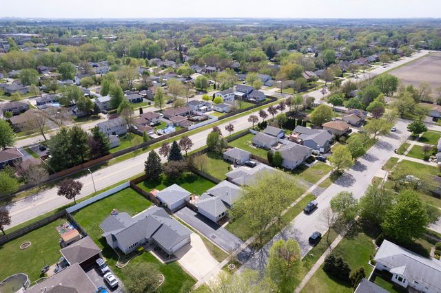 2906 Warren Dorris Drive, Joliet, IL 60435
