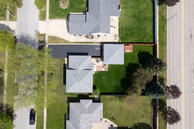 2906 Warren Dorris Drive, Joliet, IL 60435