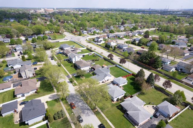 2906 Warren Dorris Drive, Joliet, IL 60435