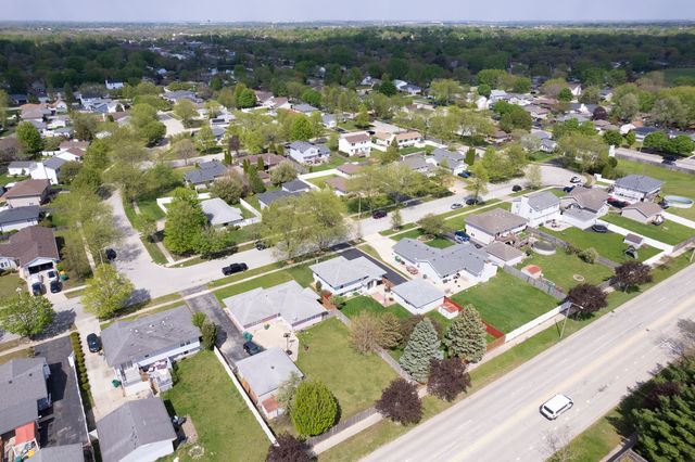 2906 Warren Dorris Drive, Joliet, IL 60435