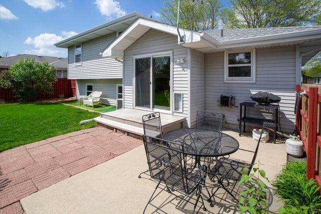 2906 Warren Dorris Drive, Joliet, IL 60435