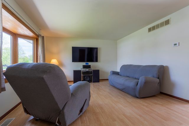 2906 Warren Dorris Drive, Joliet, IL 60435