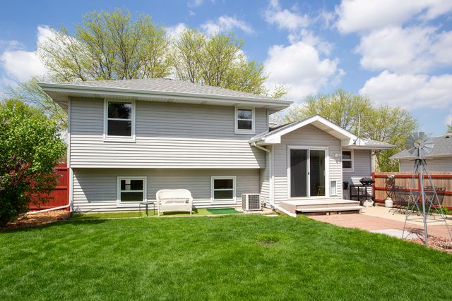 2906 Warren Dorris Drive, Joliet, IL 60435