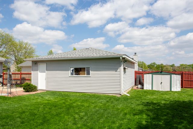 2906 Warren Dorris Drive, Joliet, IL 60435