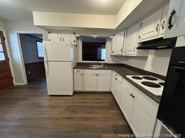 1469 Thelbert Drive, Fayetteville, NC 28301